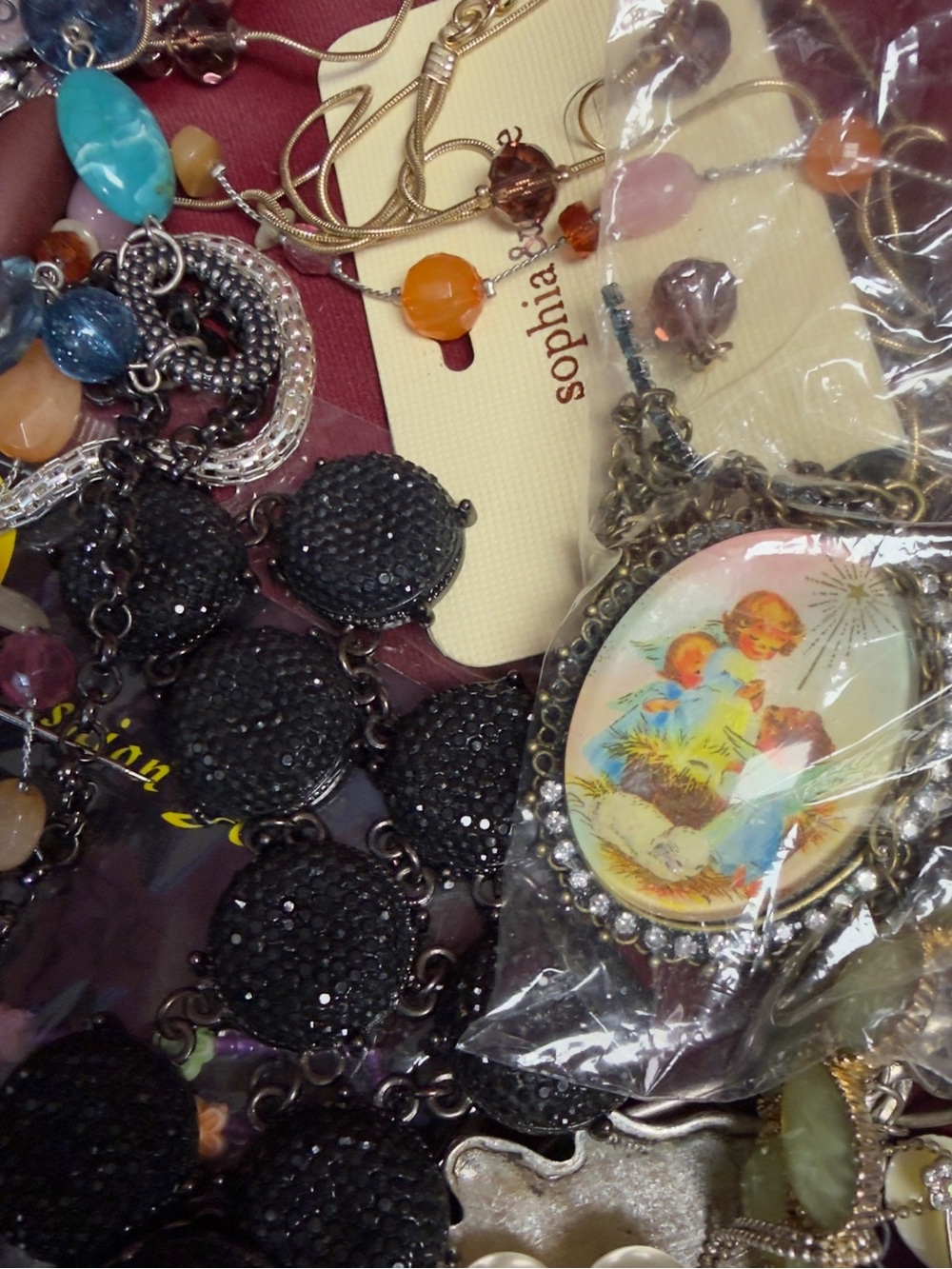 Bulk Costume Jewelry 5 Pound Lot Clean, Wearable, No Junk Or Craft - Picture 6 of 8